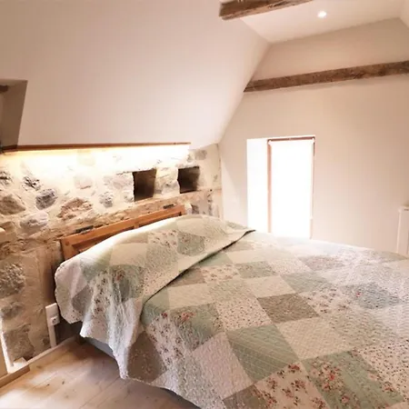 Holiday home Maison De Caractere, Renovee, Au Pied Du Puy Griou Avec Terrasse Et Cheminee, Proche Station Ski Super Lioran - Fr-1-742-360 *